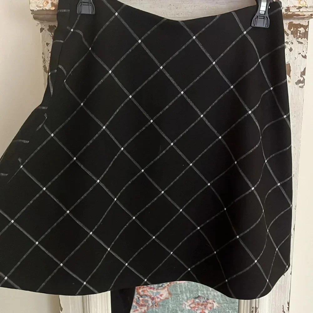 NWOT Black Skirt from Loft XS - Picture 2 of 4